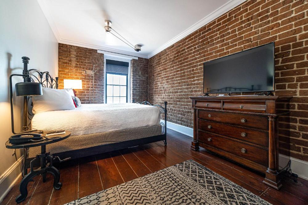King Room - Riverview interior